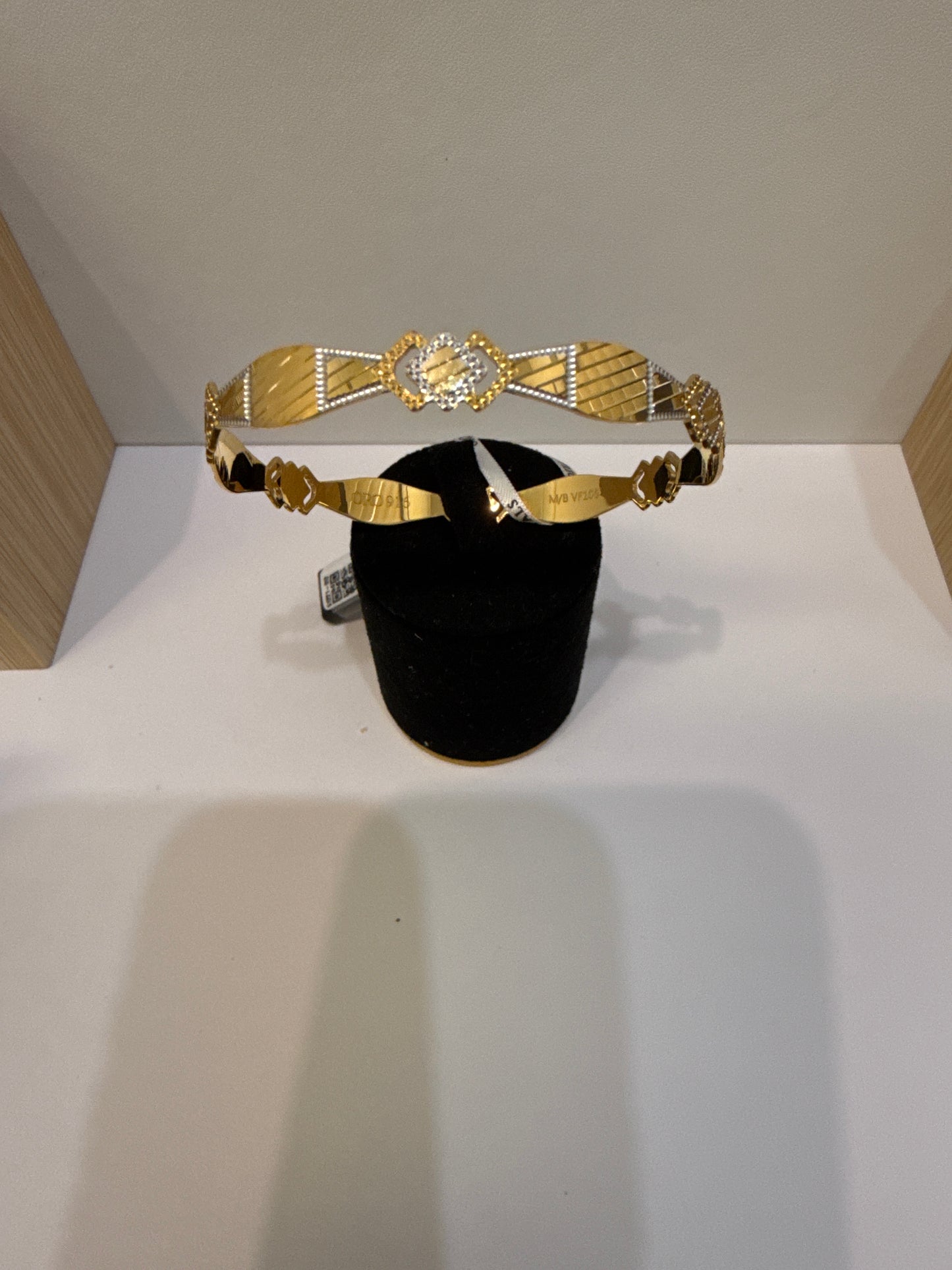 Oro - Italian Designer 22K in two Color Gold and Rhodium Plated Stackable Bangle. 2.6 inches - 16.14g SKU:BA021