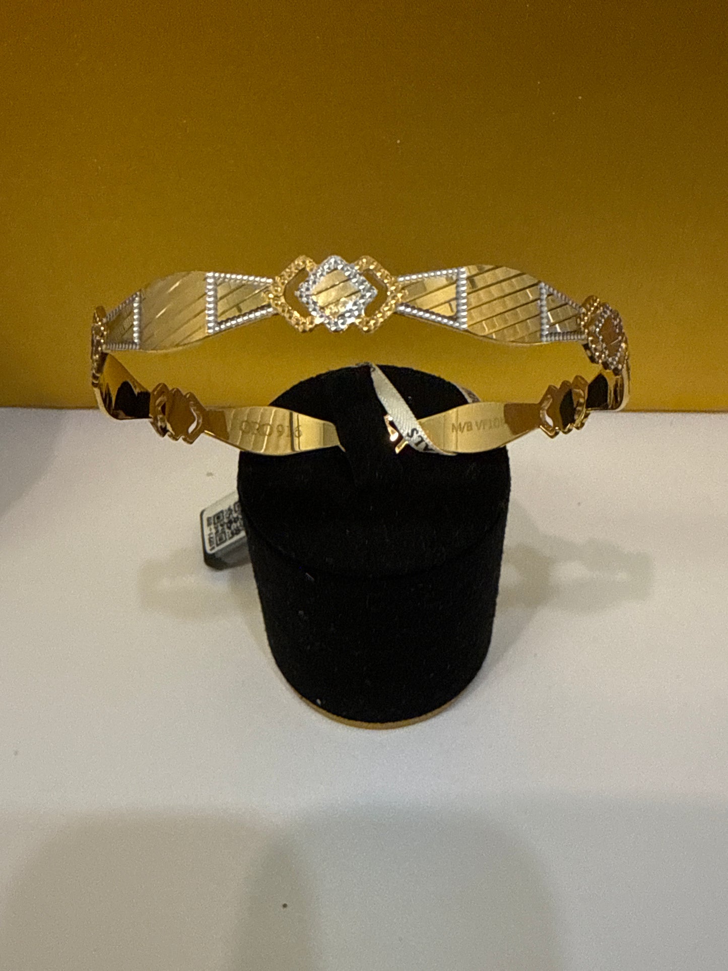 Oro - Italian Designer 22K in two Color Gold and Rhodium Plated Stackable Bangle. 2.6 inches - 16.14g SKU:BA021