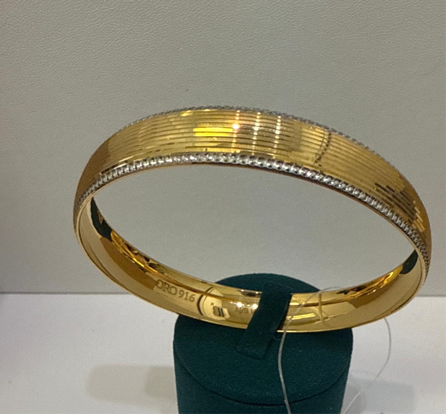 Oro - Italian Designer 22K in two Color Gold and Rhodium Plated Stackable Bangle. 23.28g, 2.6 inches - SKU: BR065
