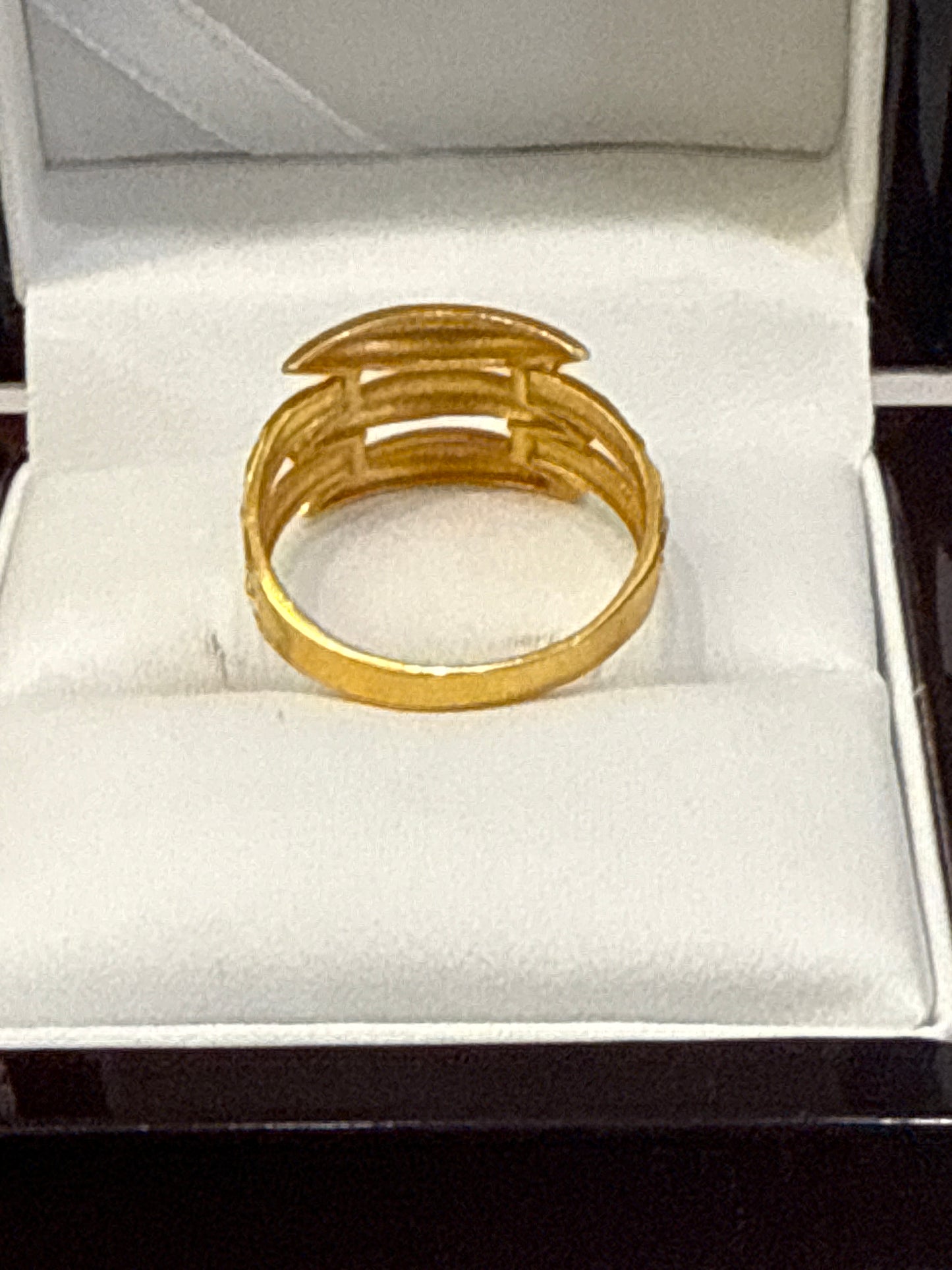 Elegant Unisex Polished Timeless Design Knuckle Ring with Modern Twist 22K Gold Size 8.0, 4.3g SKU: R0192W