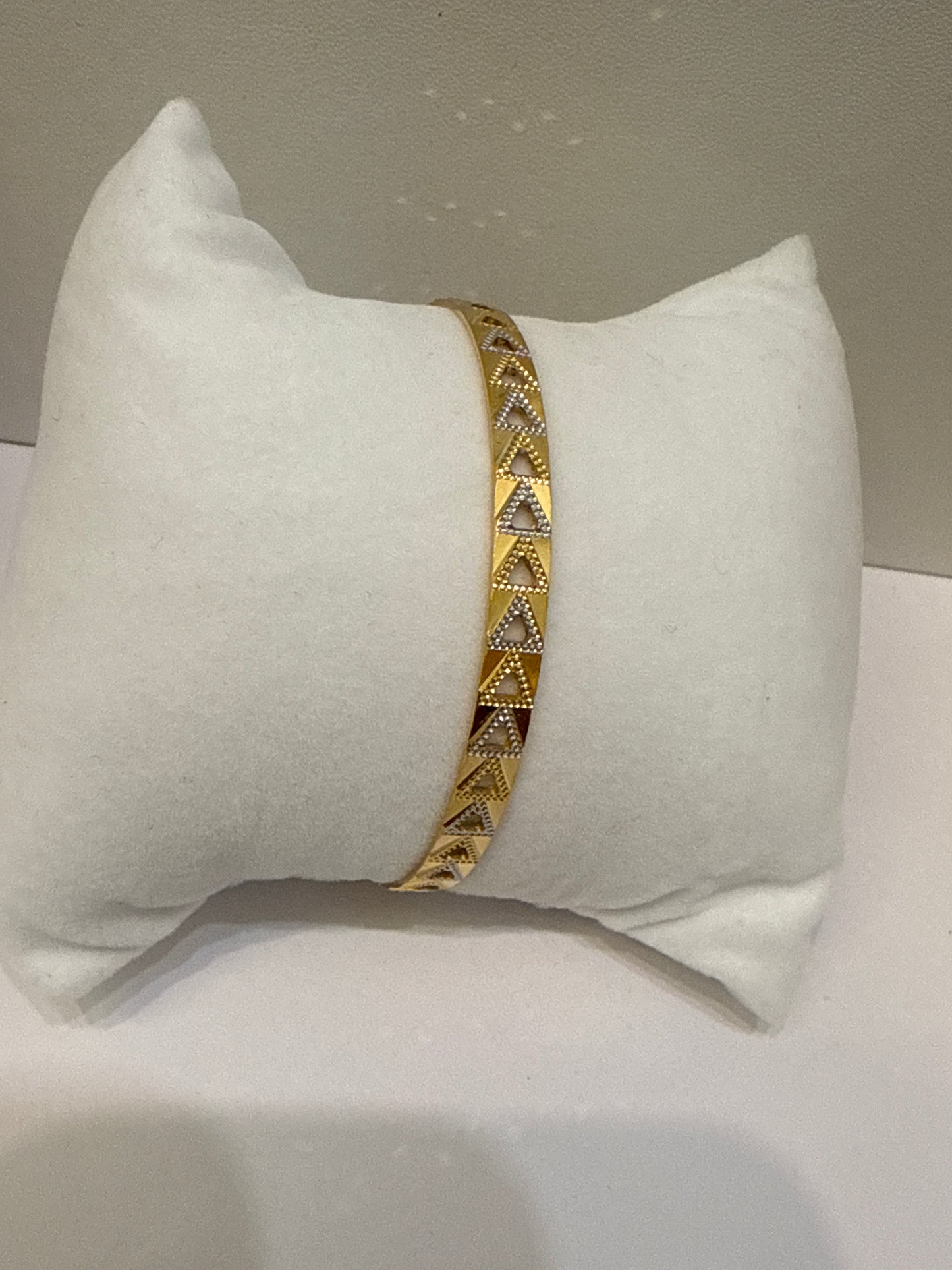 Oro - Italian Designer 22K in two Color Gold and Rhodium Plated Stackable Bangle. 2.6 inches - 13.31 g SKU: BR062