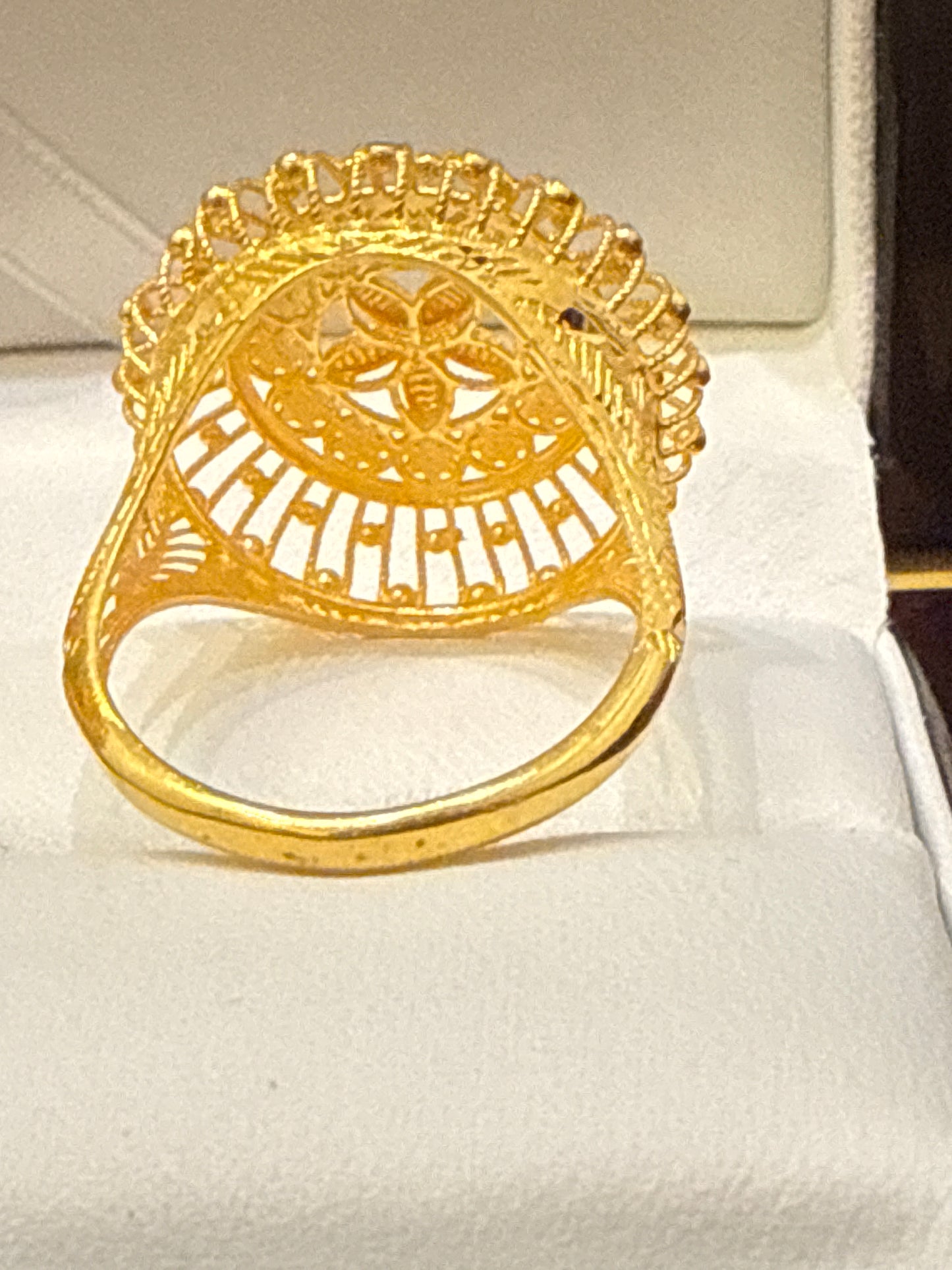 Dubai Morden Design Laser Cut High Polish Shine Ring 22K Gold Size7.5, Weight: 4.5g SKU:R156