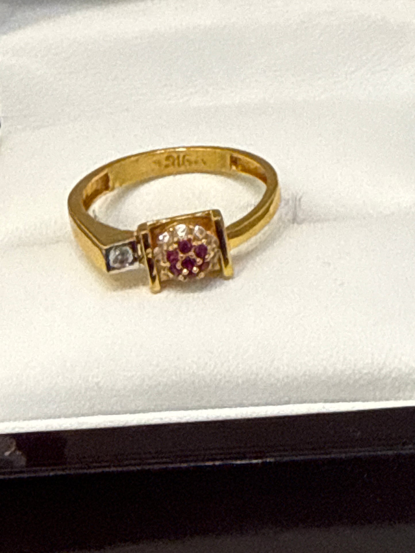 Modern Red & White Ruby and Crystal Stones 0.8 CT Floral Ring 22K Gold Size 6.5, 3.1g SKU: R0160W