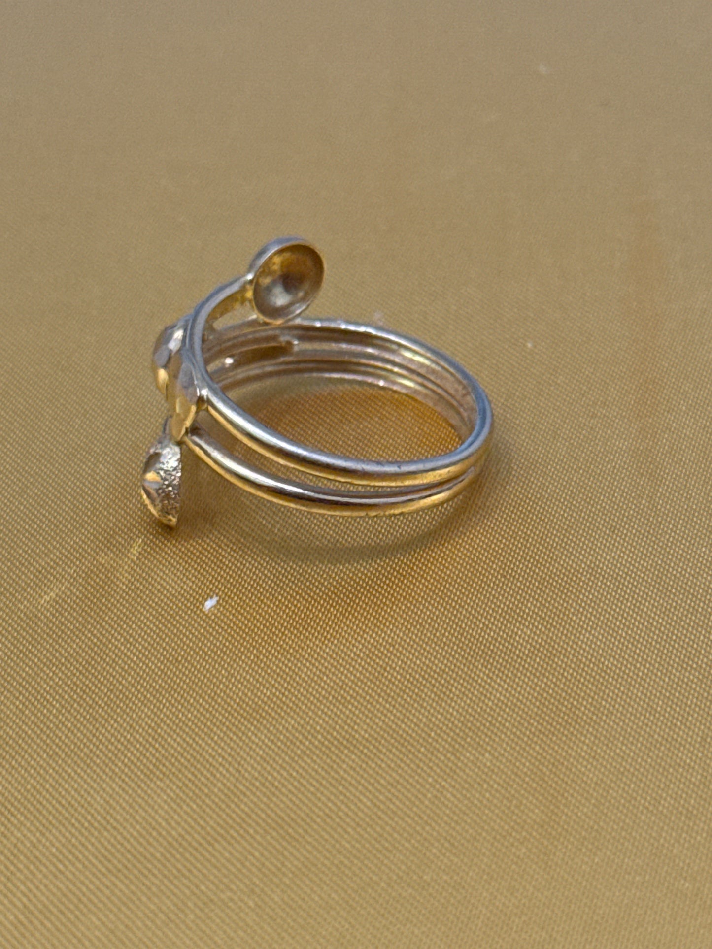 High Polished Reflective Multi-ring Design Elegant Light weight Index Finger Ring with a Modern Twist with 22K Gold Size 9, 3.0g SKU: R0146W