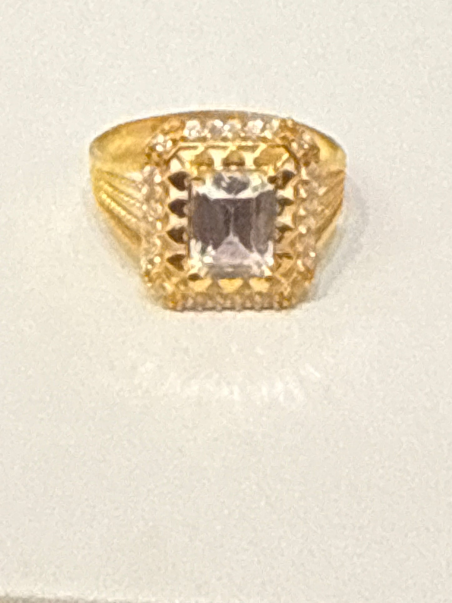 Ring 22K Gold Size 8, Weight: 4.1g SKU:R107w