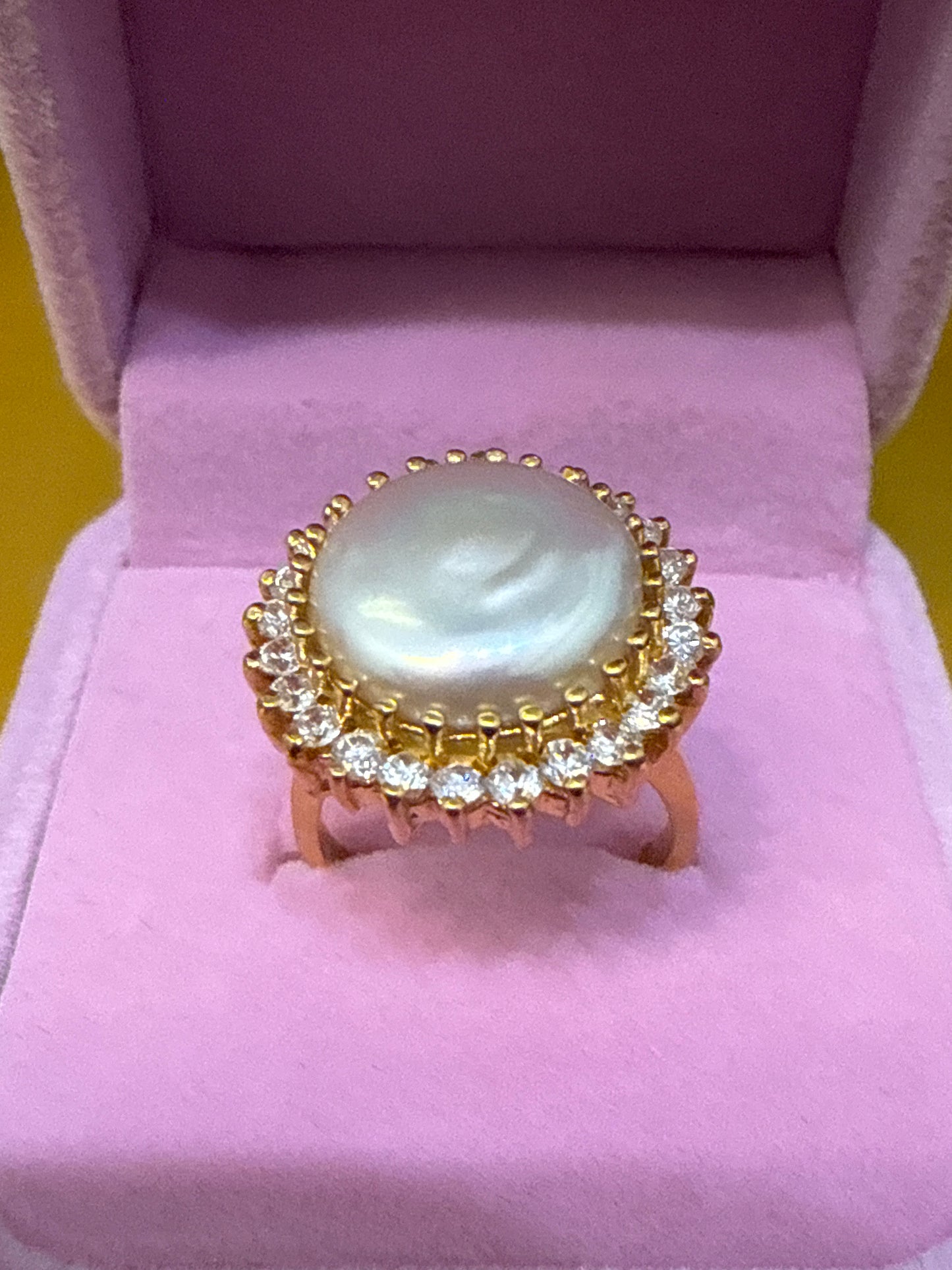 Ring 22K Gold Size5.5, Weight: 8.8g SKU:R111w