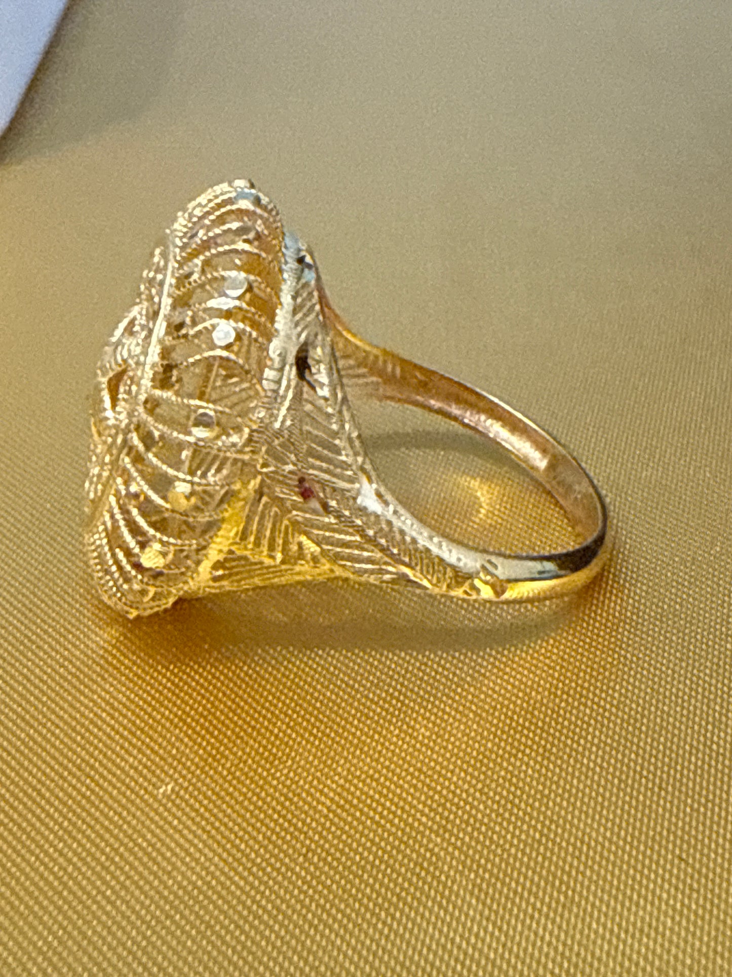 Dubai Morden Design Laser Cut High Polish Shine Ring 22K Gold Size7.5, Weight: 4.5g SKU:R156