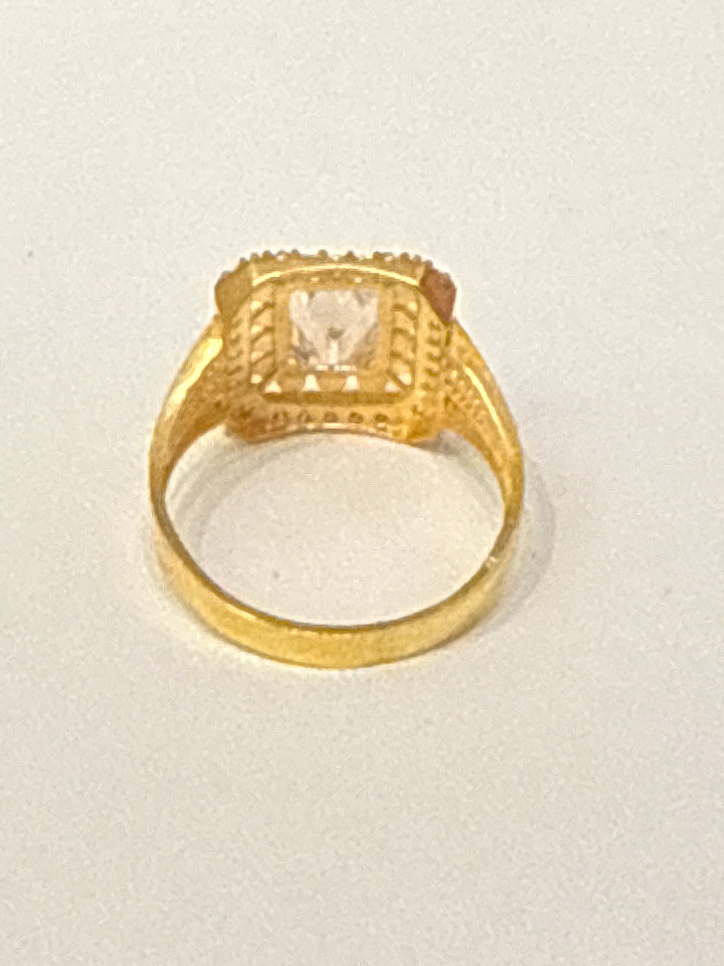 Ring 22K Gold Size 8, Weight: 4.1g SKU:R107w
