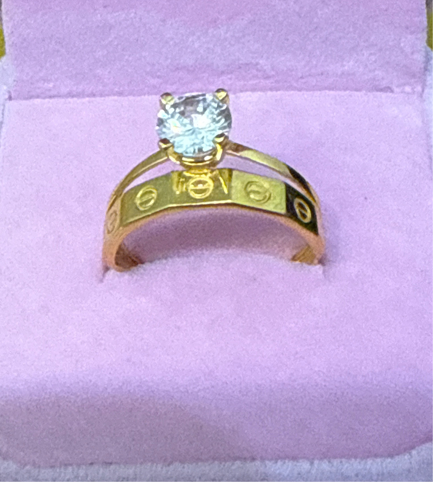 Love Strew Top Wedding Band 22K Gold Size8, Weight: 3.2g SKU:R121