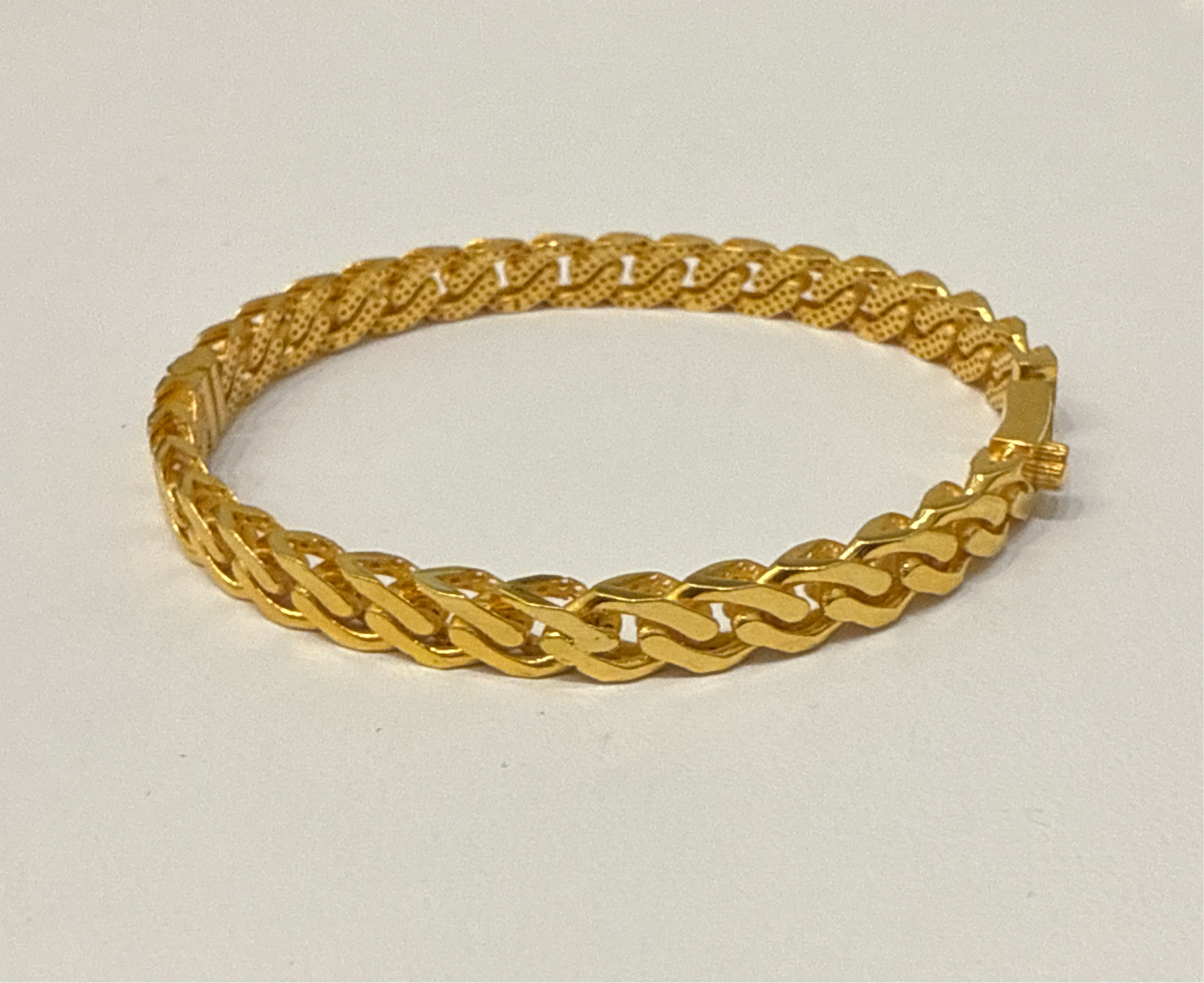 Designer Inspired Solid Chain BRACELET but only Better. Truly a Timeless Piece in 22K Yellow Gold Easy on - 17.8g SKU:BR0033BB.