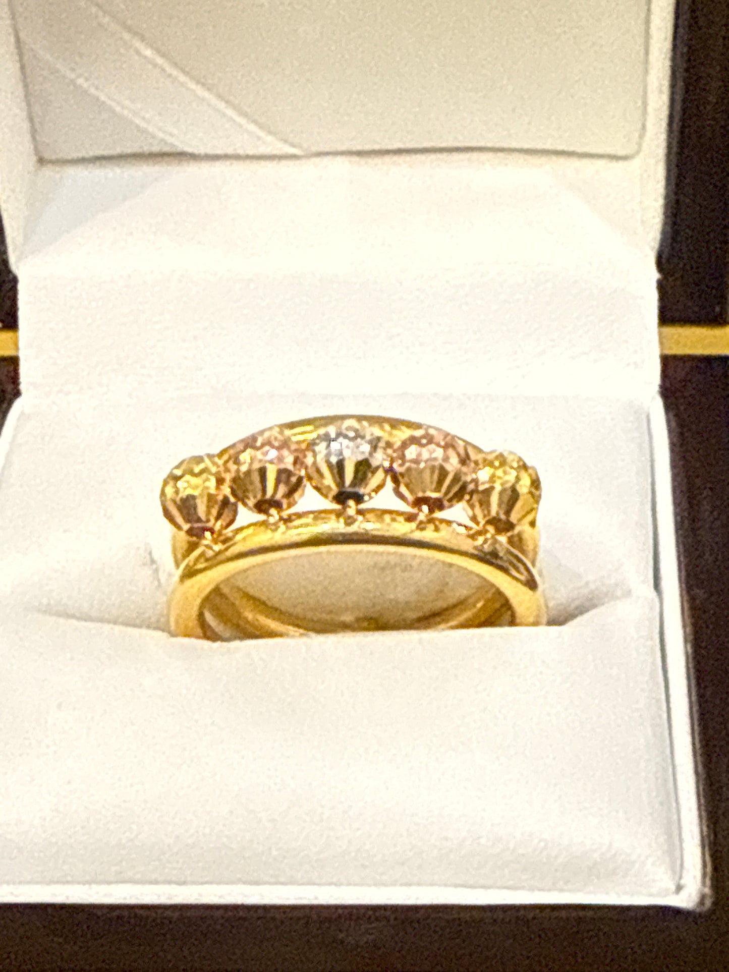 Modern High Polished Band Ring Design, Size 9, 5.6g SKU: R0172W