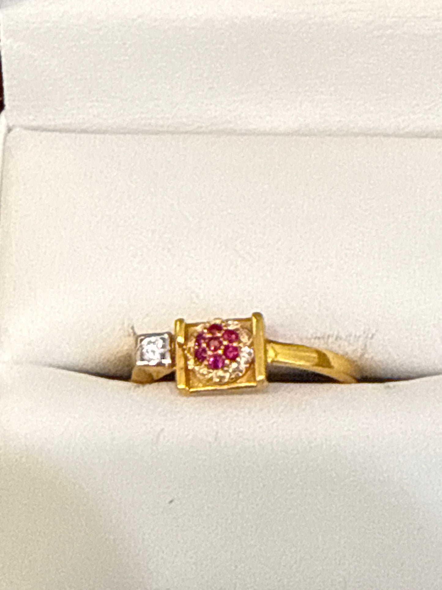 Modern Red & White Ruby and Crystal Stones 0.8 CT Floral Ring 22K Gold Size 6.5, 3.1g SKU: R0160W