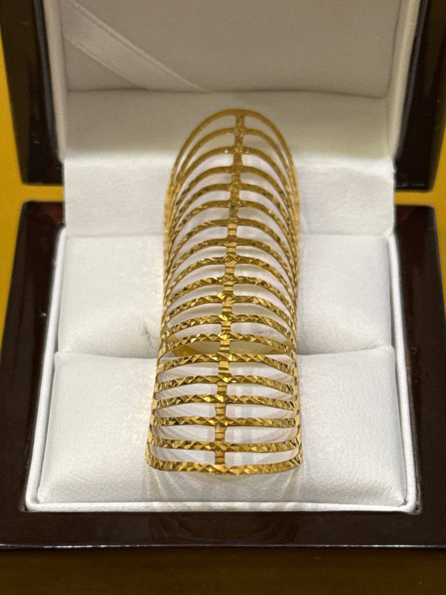 Elegant Romantic Princess Party Ring Perfect for weddings 22K Gold Size 8.75, 3.6g SKU: R0250W