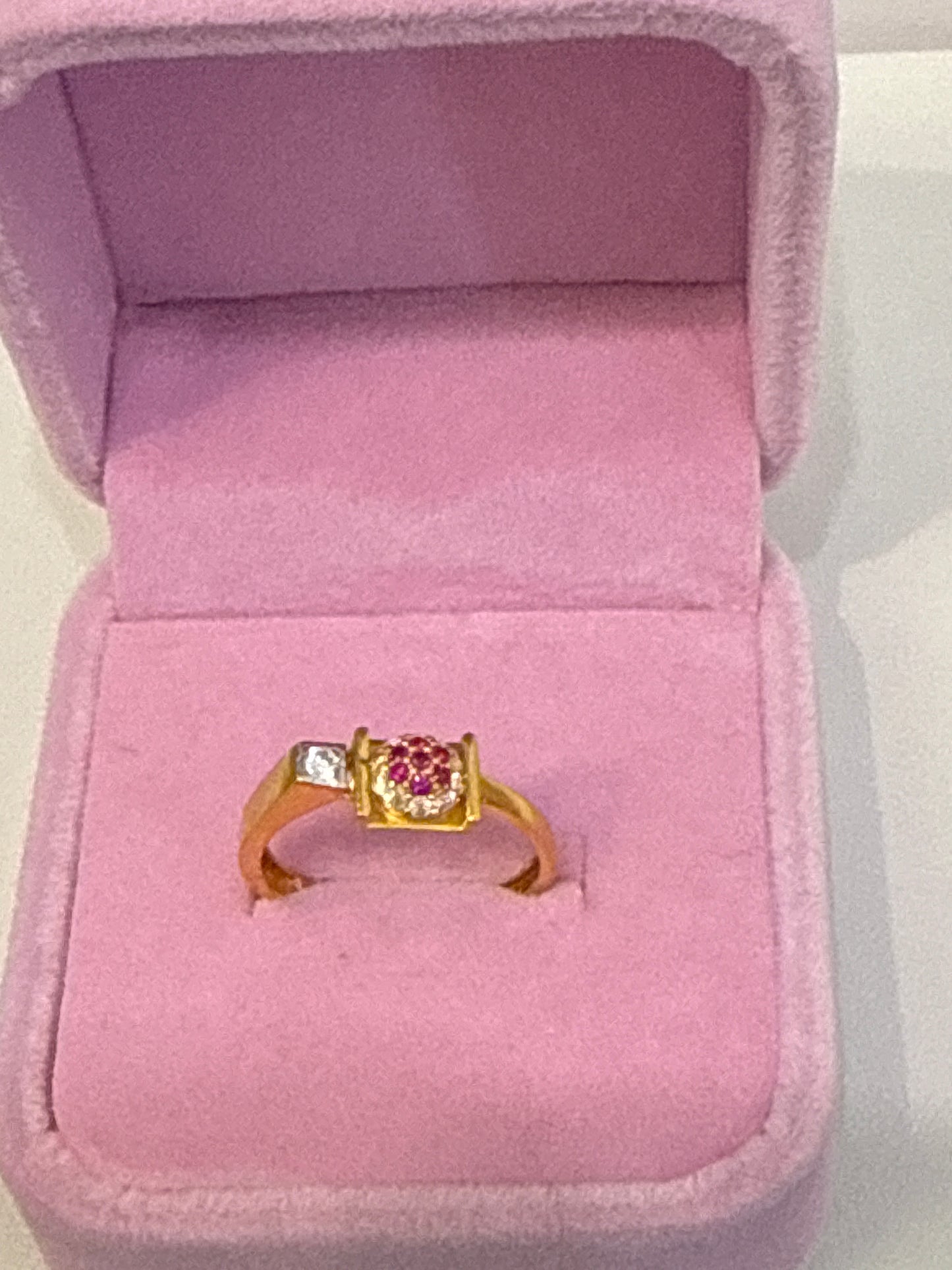 Modern Red & White Ruby and Crystal Stones 0.8 CT Floral Ring 22K Gold Size 6.5, 3.1g SKU: R0160W