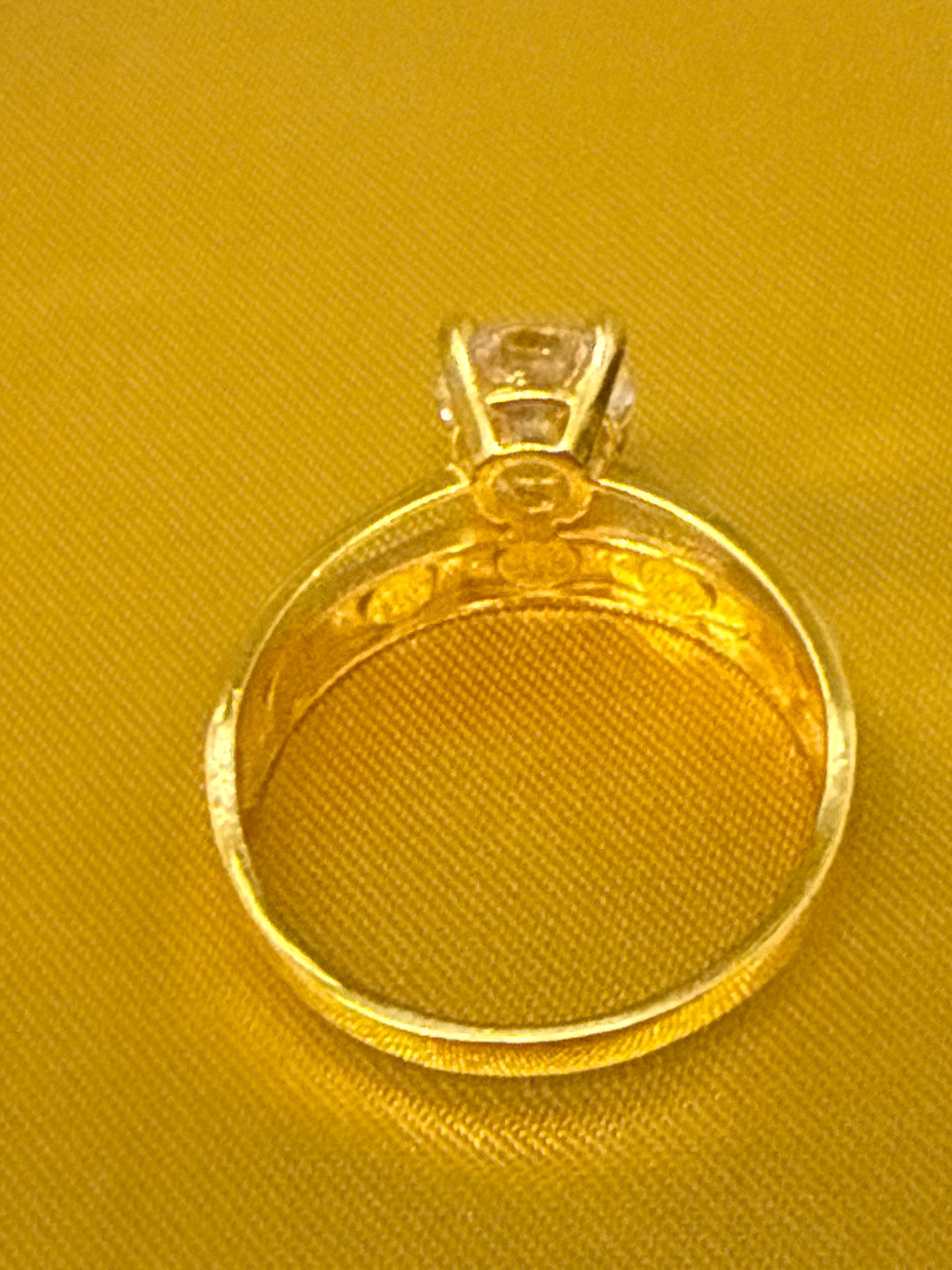 Love Strew Top Wedding Band 22K Gold Size8, Weight: 3.2g SKU:R121