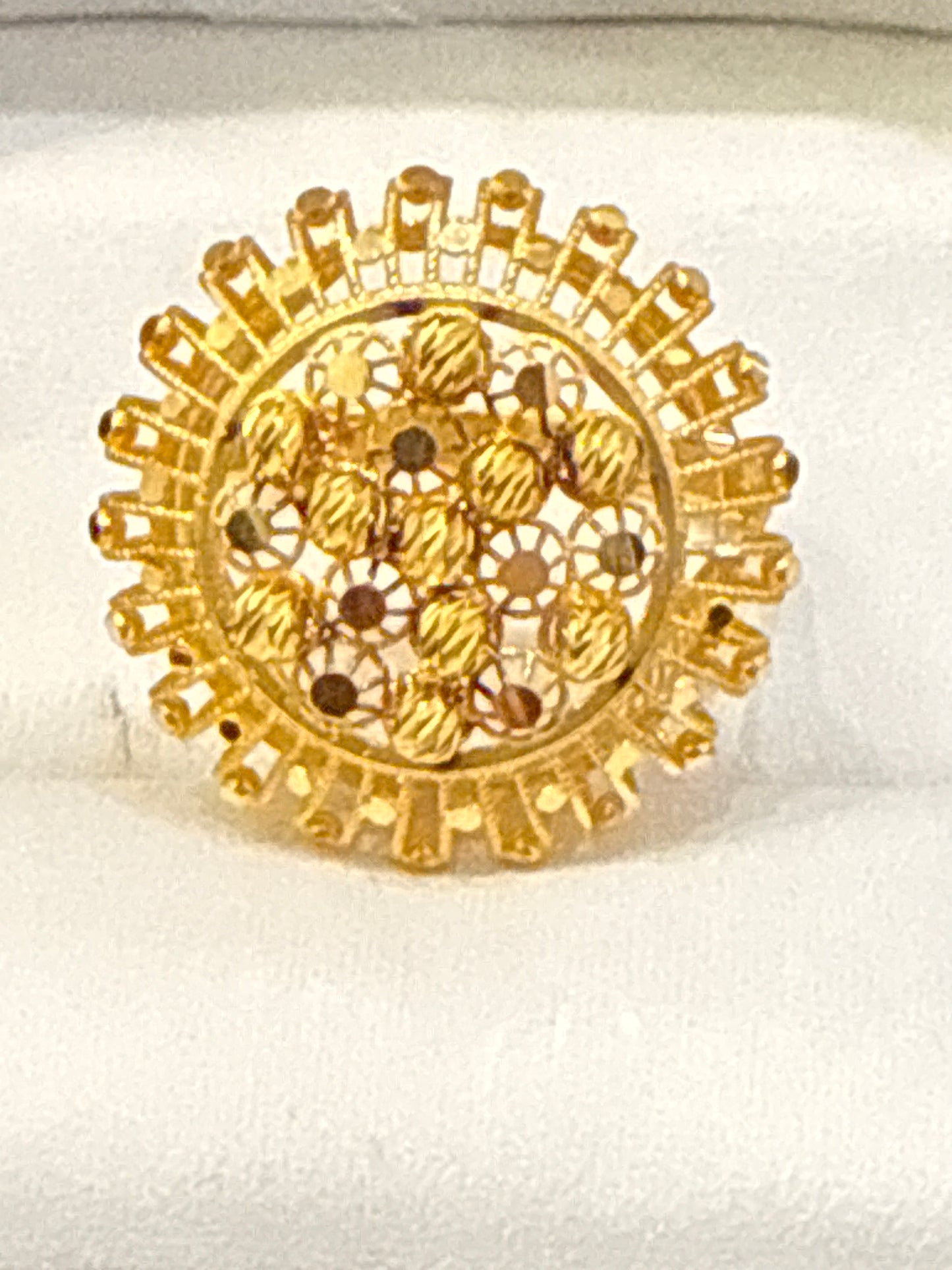 Dubai Morden Circle Design Laser Cut High Polish Shine Ring 22K Gold Size 8, Weight: 4.6g SKU:R176W