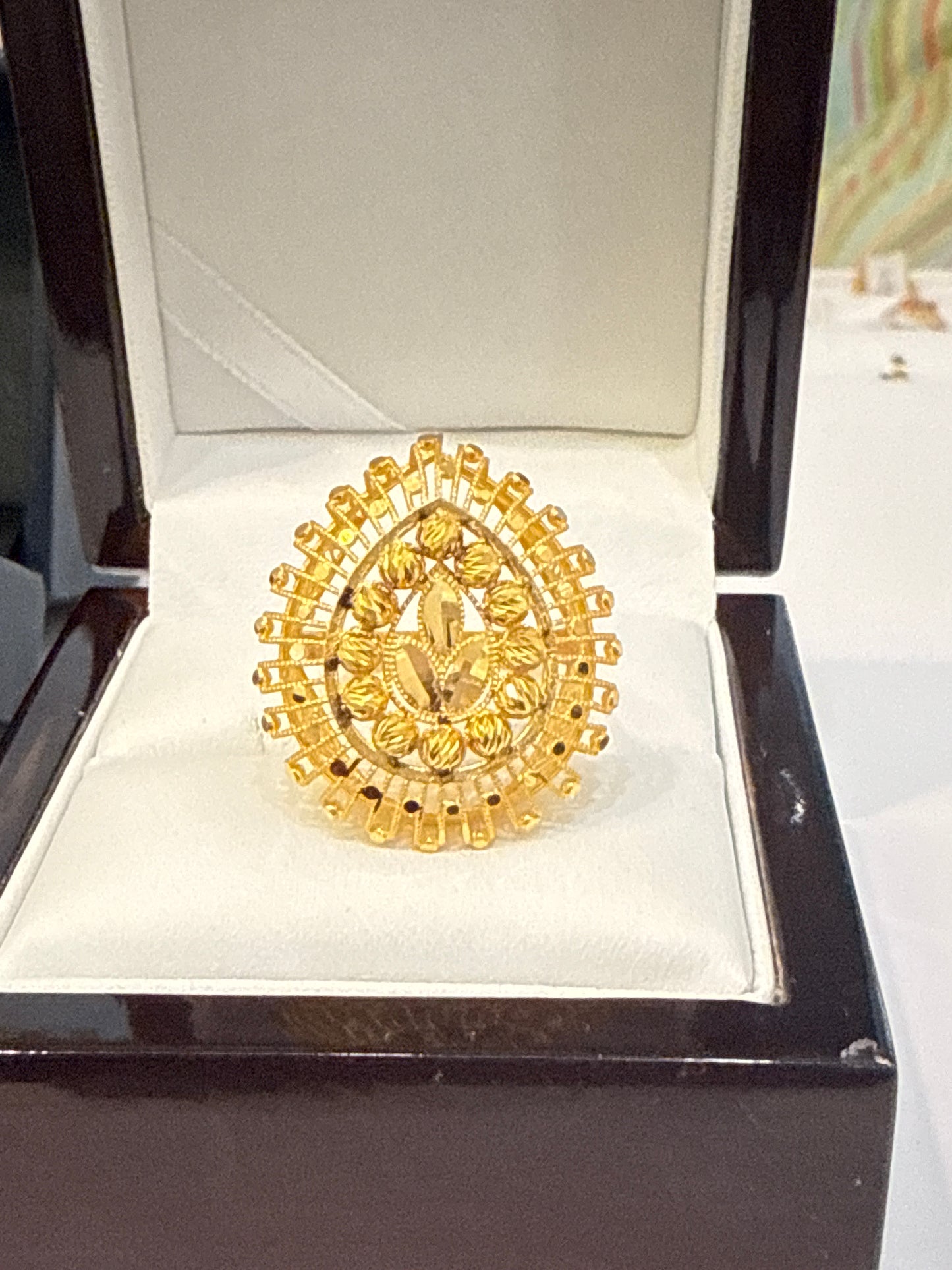 Dubai Arabian Morden Design Laser Cut High Polish Shine Ring 22K Gold Size 8, Weight: 4.9g SKU:R191W