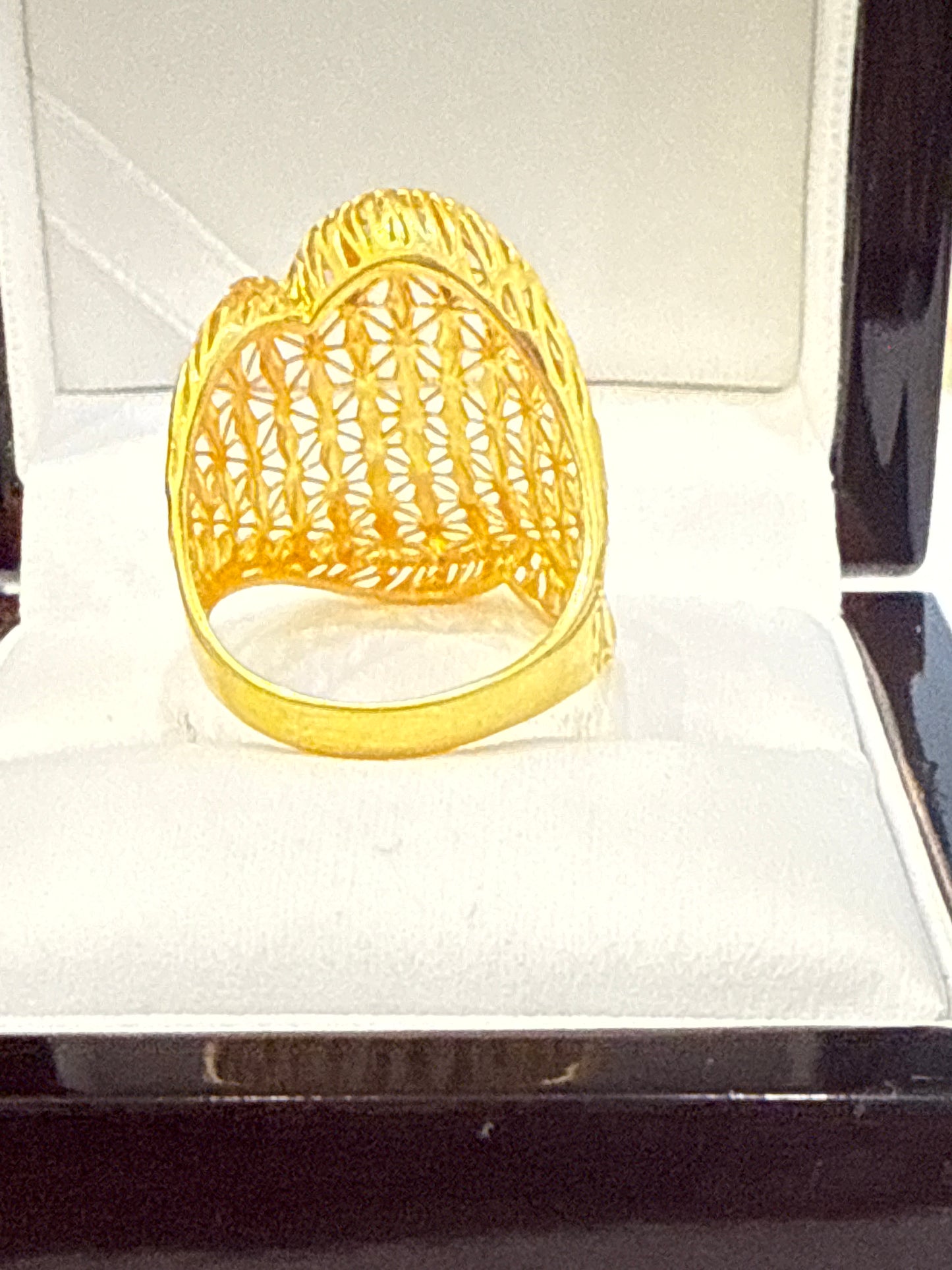 Dubai Arabian Morden Design Laser Cut High Polish Shine Ring 22K Gold Size 8, Weight: 5.1g SKU: R182W