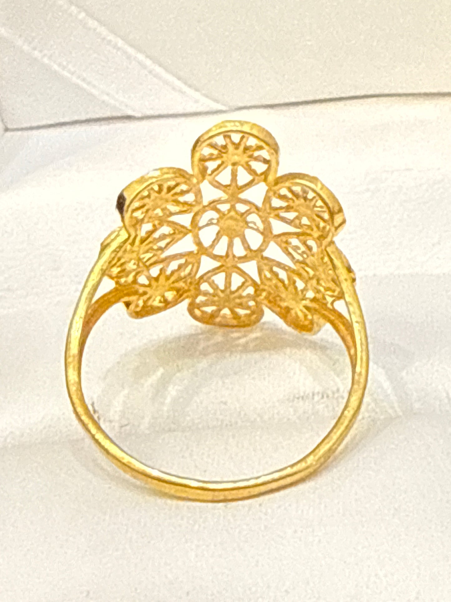 Dubai Morden Oval Design Laser Cut High Polish Shine Ring 22K Gold Size 8, Weight: 2.7g SKU:R199W