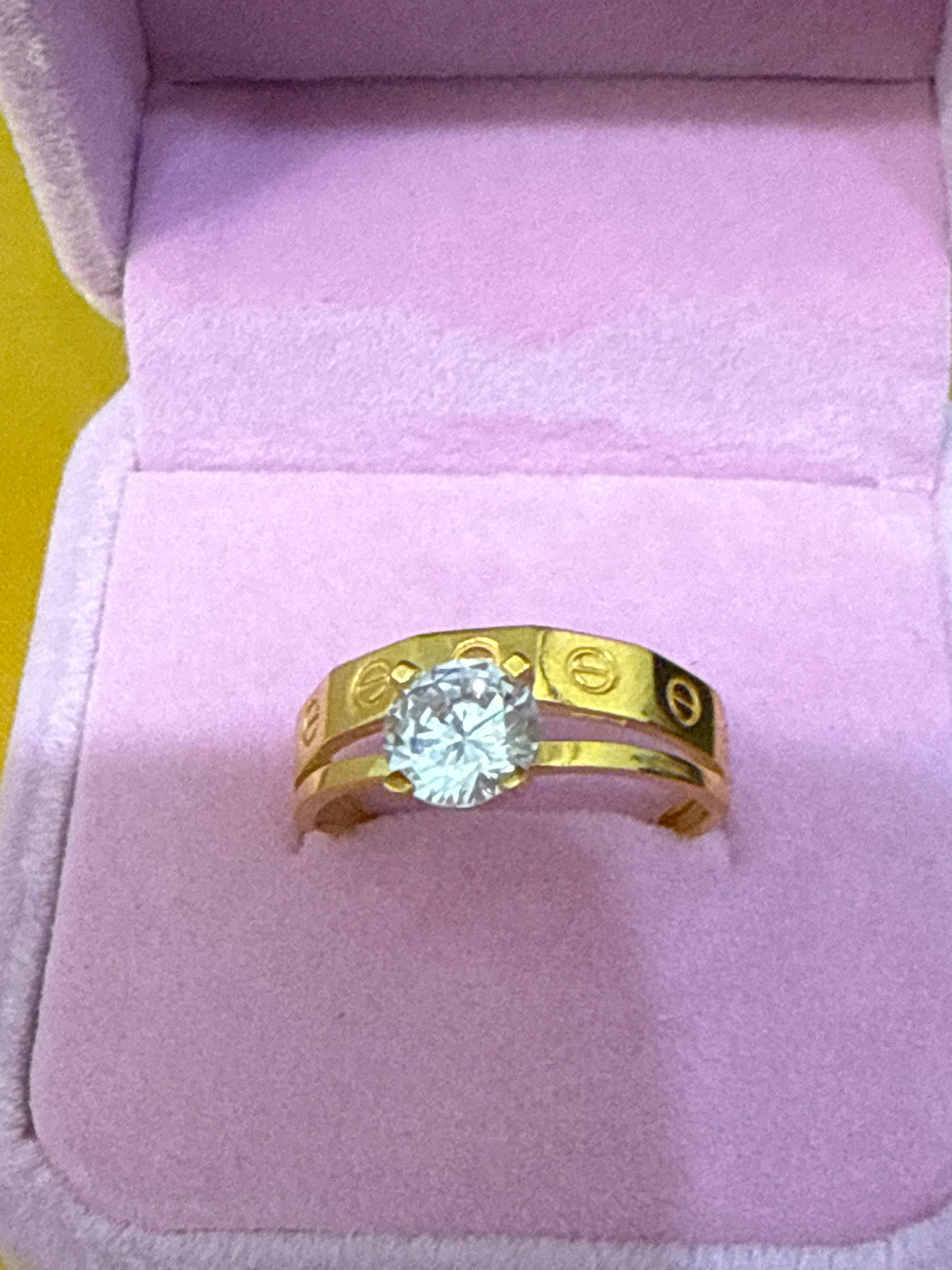 Love Strew Top Wedding Band 22K Gold Size8, Weight: 3.2g SKU:R121