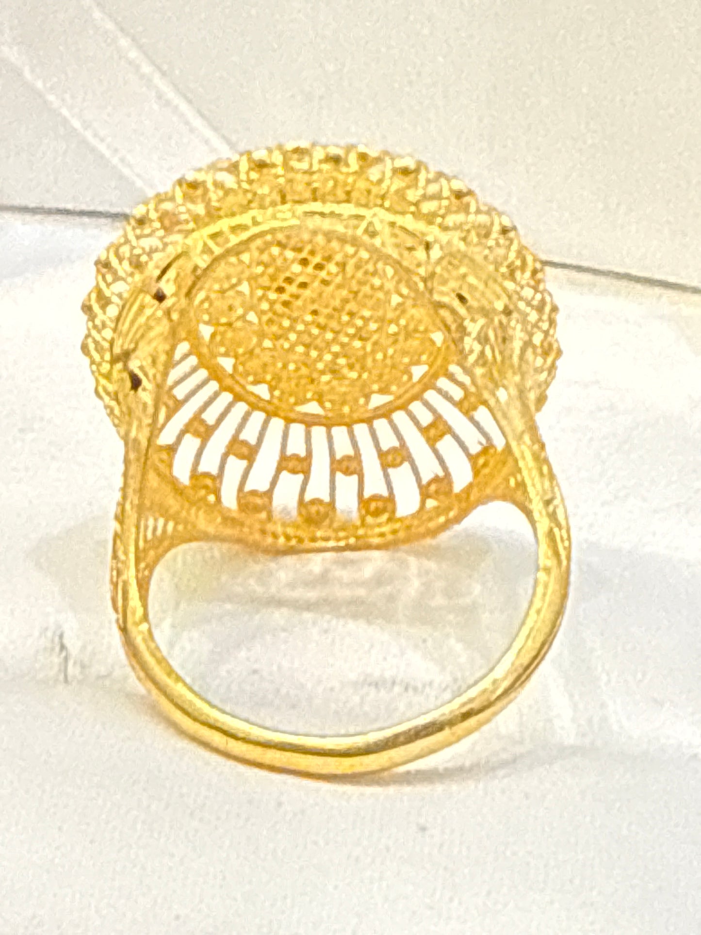 Dubai Morden Oval Design Laser Cut High Polish Shine Ring 22K Gold Size 8, Weight: 5.1g SKU:R190W