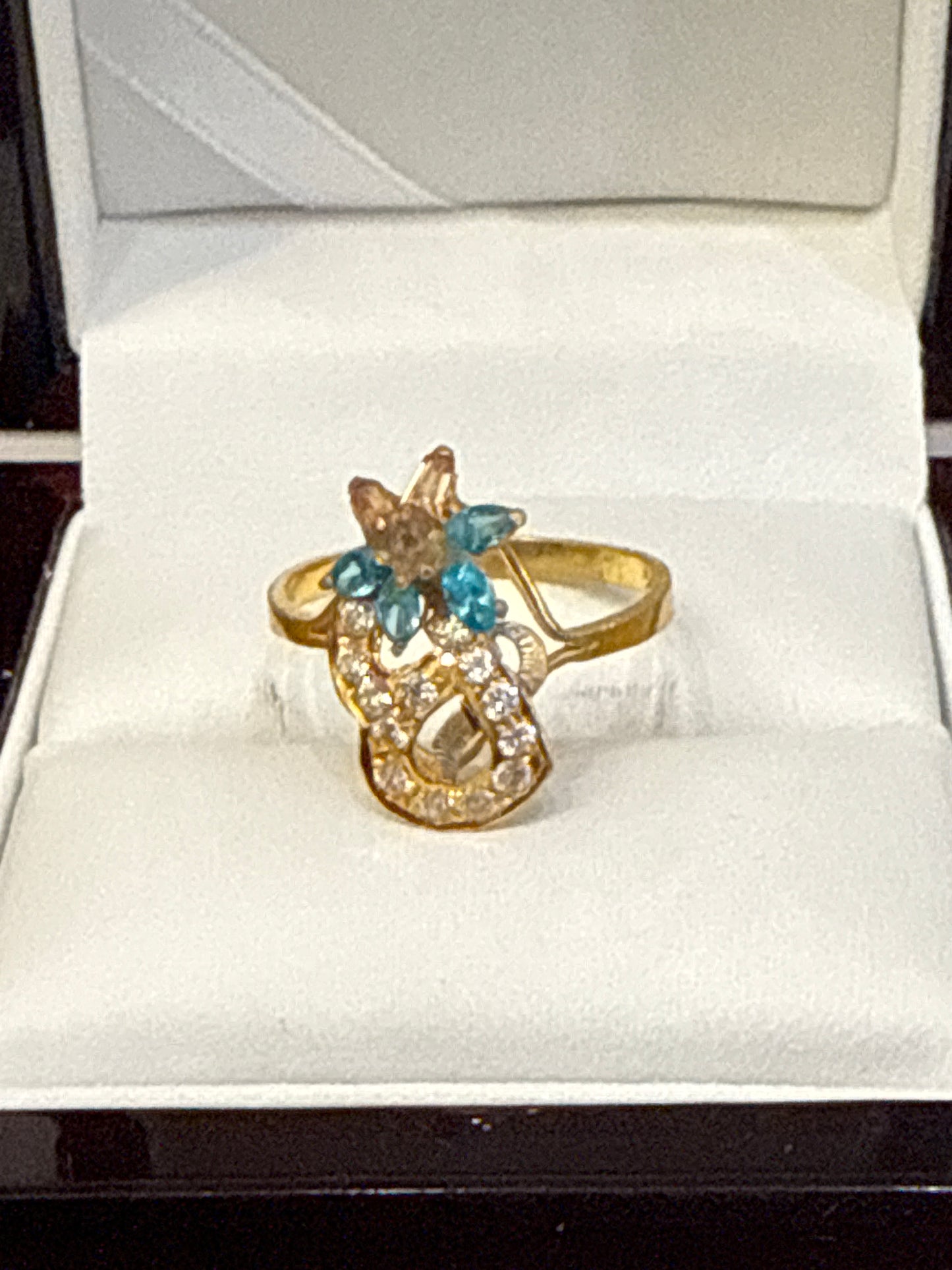 Modern Champagne Blue & White Stones 1.5 CT Floral Rhodium Polish Ring 22K Gold Size 7, 2.5g SKU: R0189W