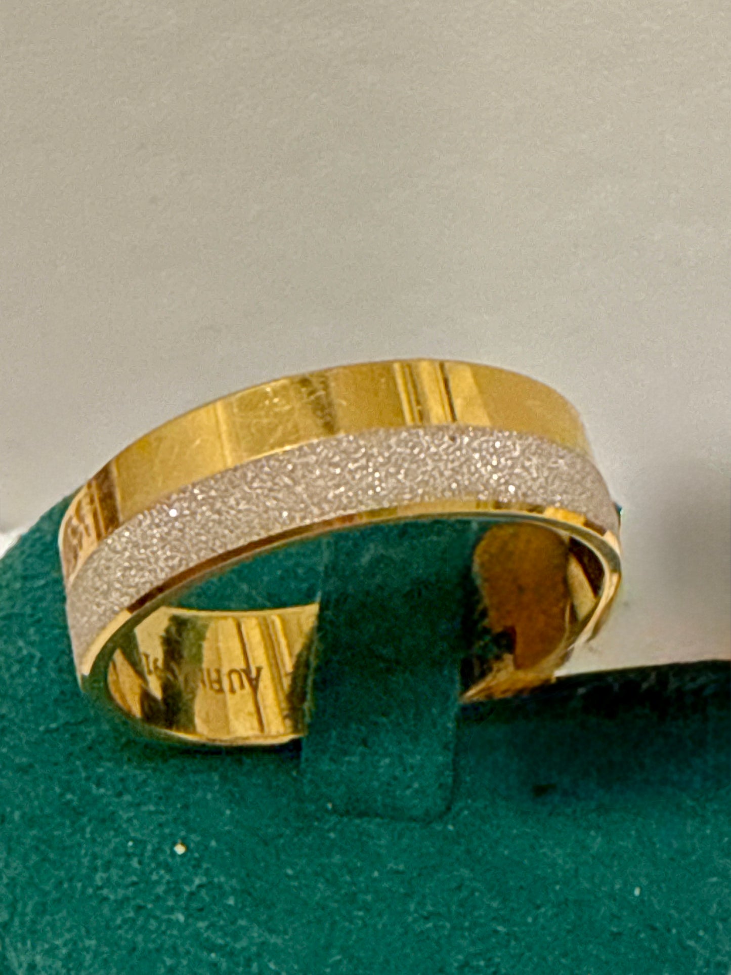 Wedding Band Classic Design with Diamond Cut in 22K Gold with Size 11.5, 9.8g SKU: R0215M