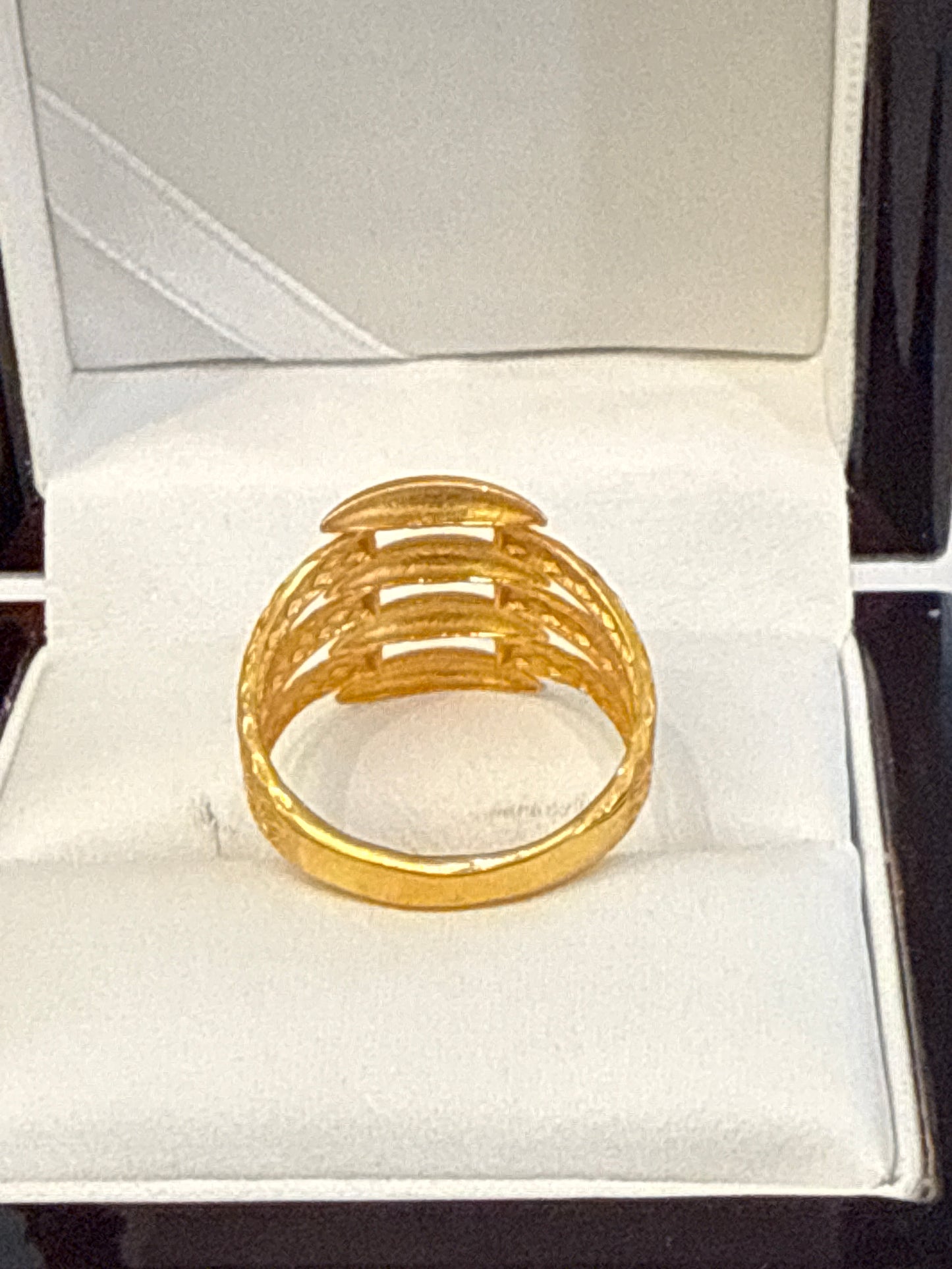 Elegant Unisex Textured Polished Timeless Design Knuckle Ring with Modern Twist 22K Gold Size 8.0, 3.7g  SKU: R0183WMU