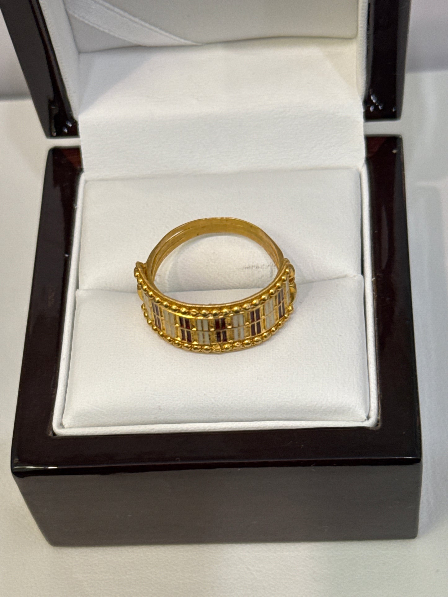 Modern White & Red Enamel with Diamond Polish Knuckle Wedding or Party Ring 22K Gold Size 9.5, 4.3g  SKU: R0200’W