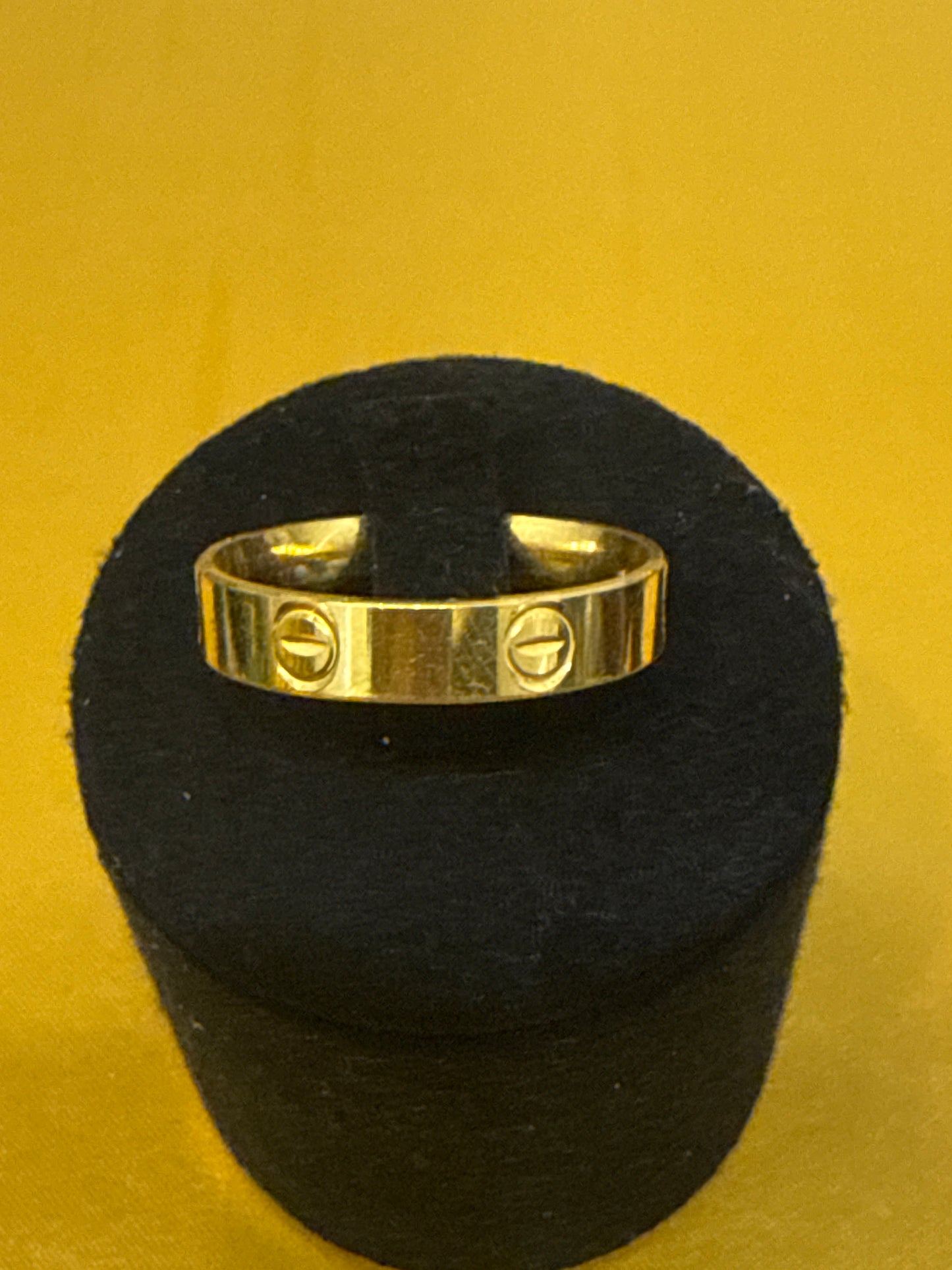 Unisex Love Screw Top Design Ring 22K Gold Size 8 Weight:3.2g  SKU: R0211U