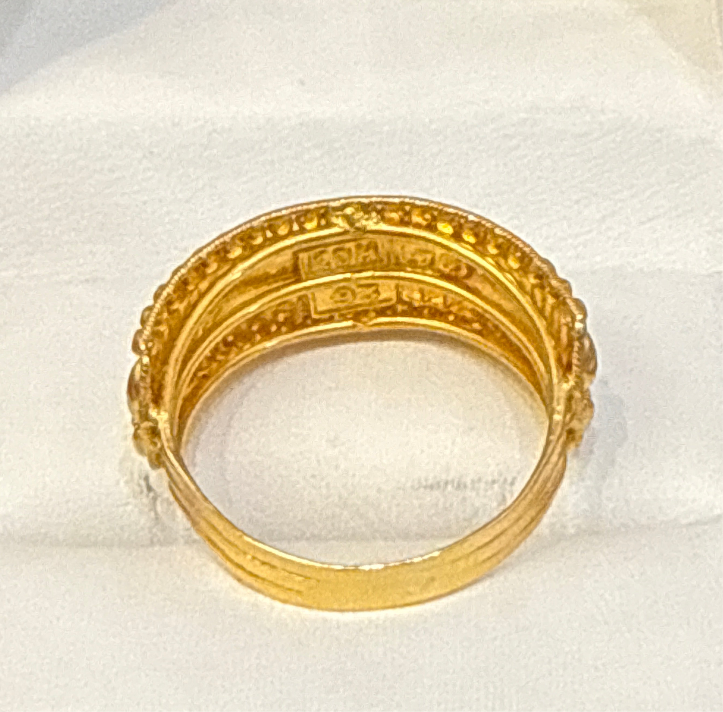 Modern White & Red Enamel with Diamond Polish Knuckle Wedding or Party Ring 22K Gold Size 9.5, 4.3g  SKU: R0200’W