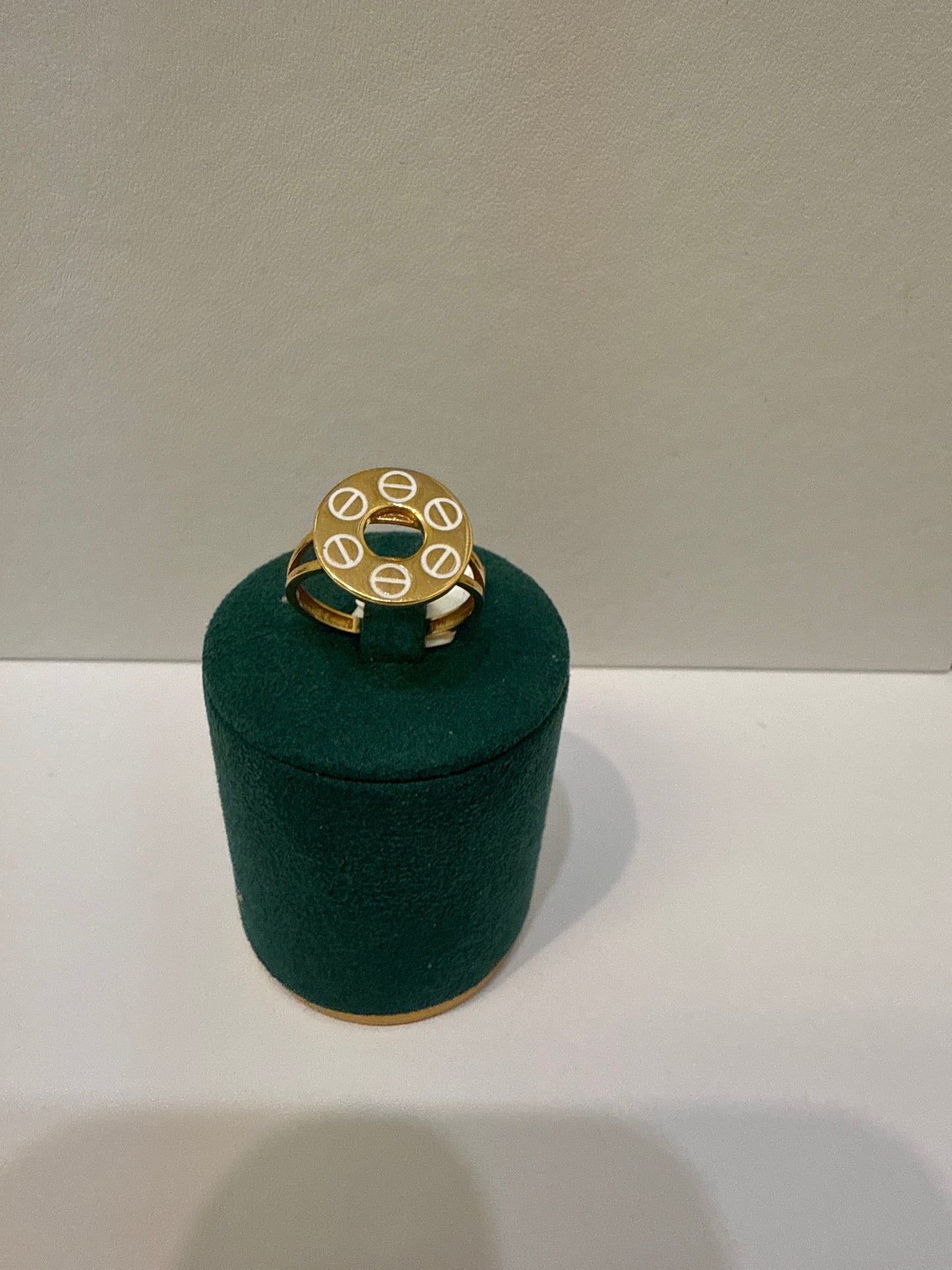 Love Screw Top Medallion Designer Inspired Ring with White Enamel Details in 22K Gold Size 7.5, 3.0g  SKU: R0141M