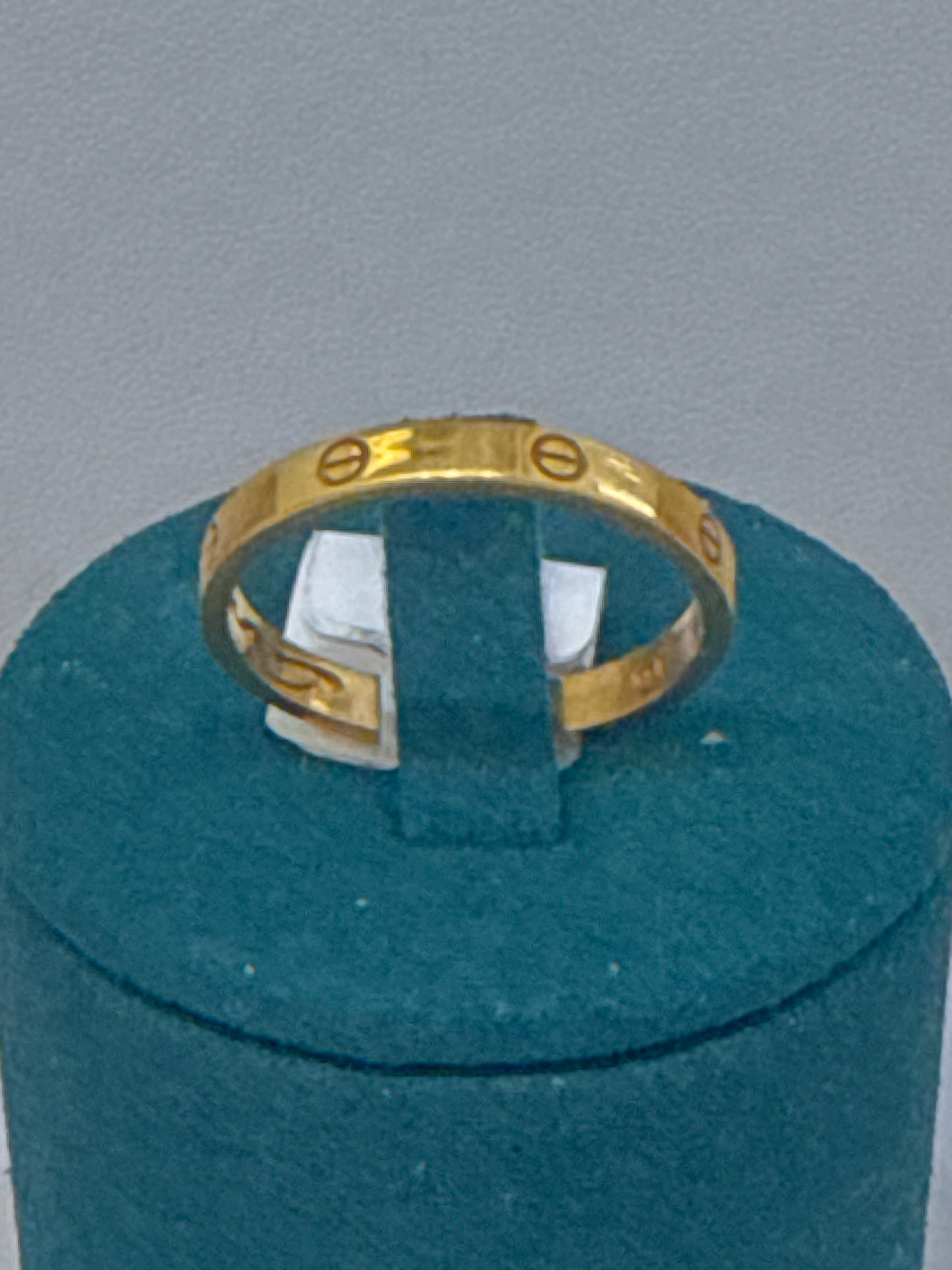 Unisex Thin Love Screw top Design Ring 22K Gold Size 8 Weight:3.2g  SKU: R0211U
