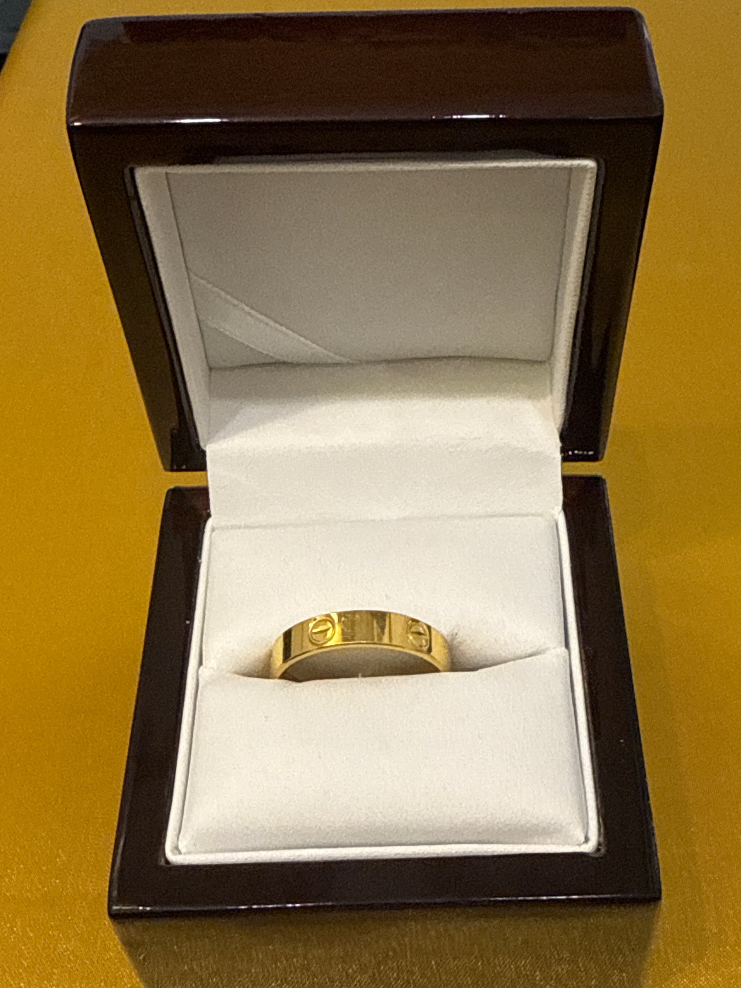 Unisex Love Screw Top Design Ring 22K Gold Size 8 Weight:3.2g  SKU: R0211U