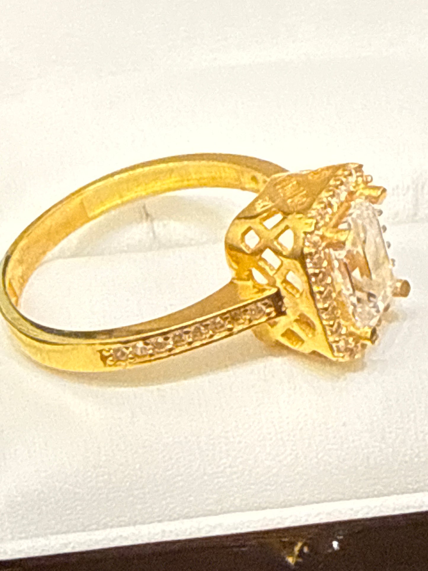 Ring 22K Gold Size8.5, Weight: 3.7g  SKU:R139