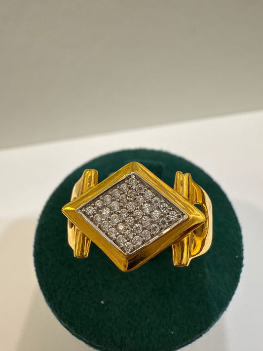 Unisex Ring with Classic medallion with 1.5 CT of Natural Crystals in 22K Gold with Size 10, 4.8g  SKU: R0233M