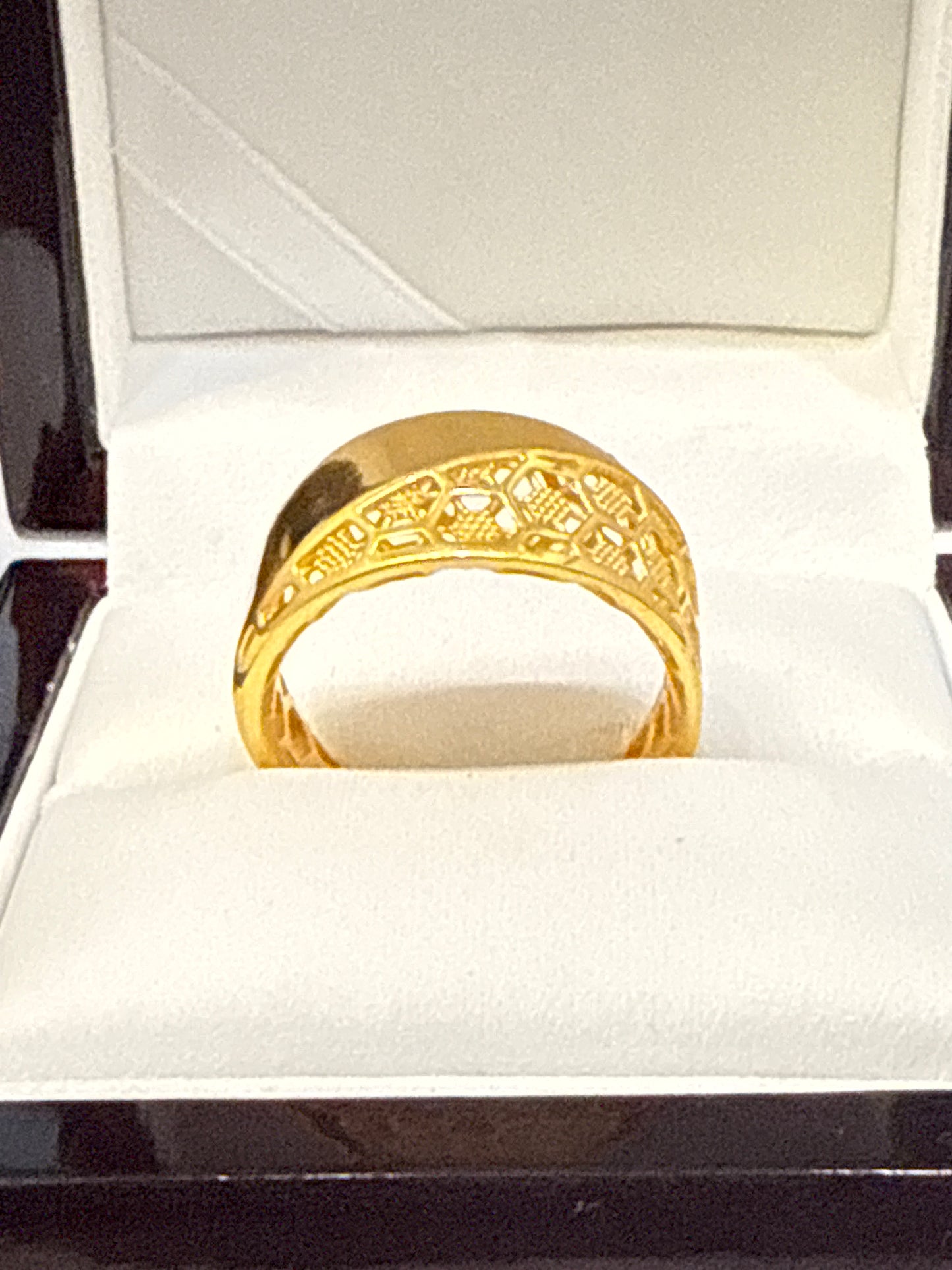 Dubai Modern filigree Ring 22K Gold Size Adjustable 8.5, 3.5g  SKU: R0162W
