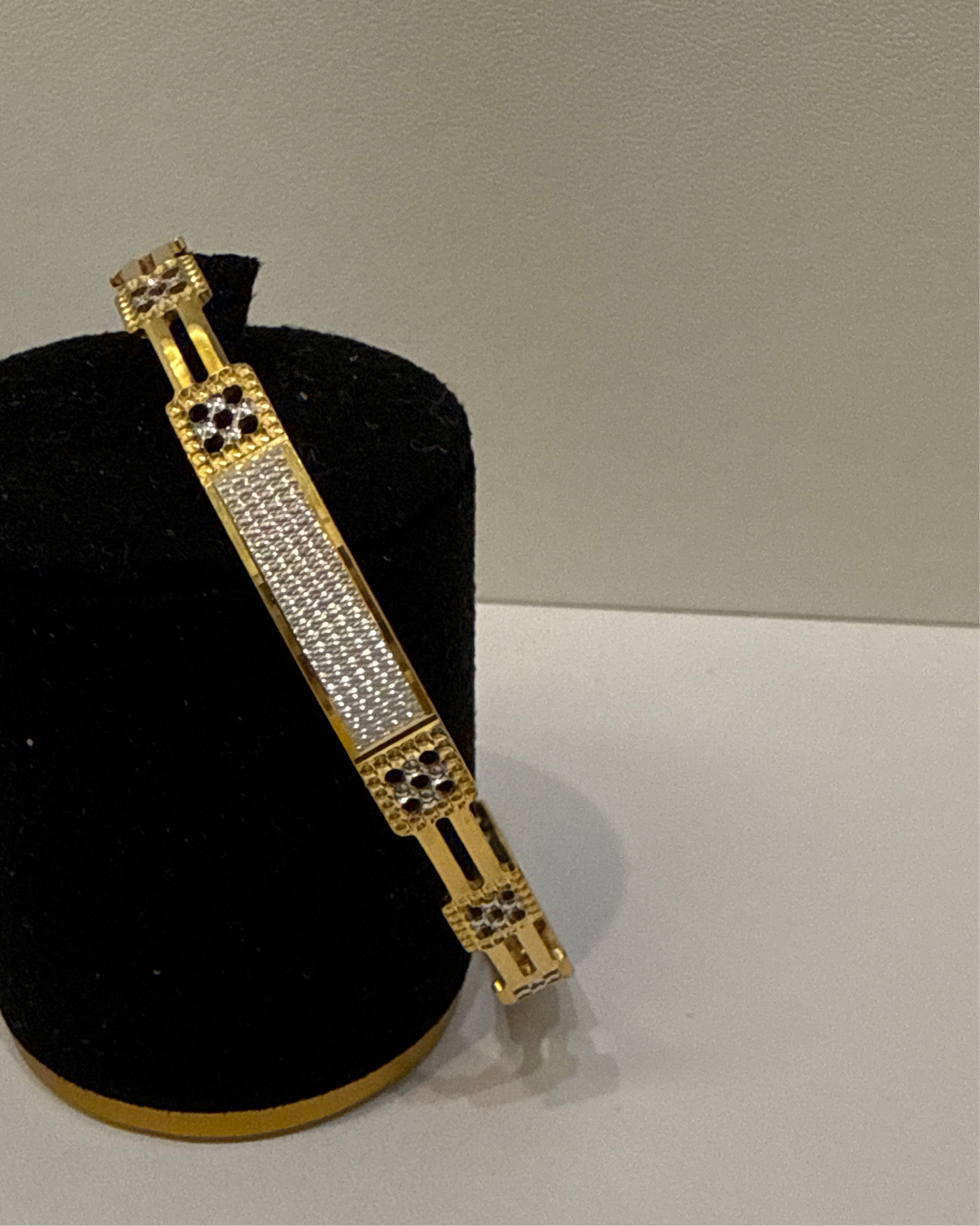 Oro - Italian Designer 22K in two Color  Gold and Rhodium Plated Stackable Bangle. 2.6 inches -  14g SKU:BR061