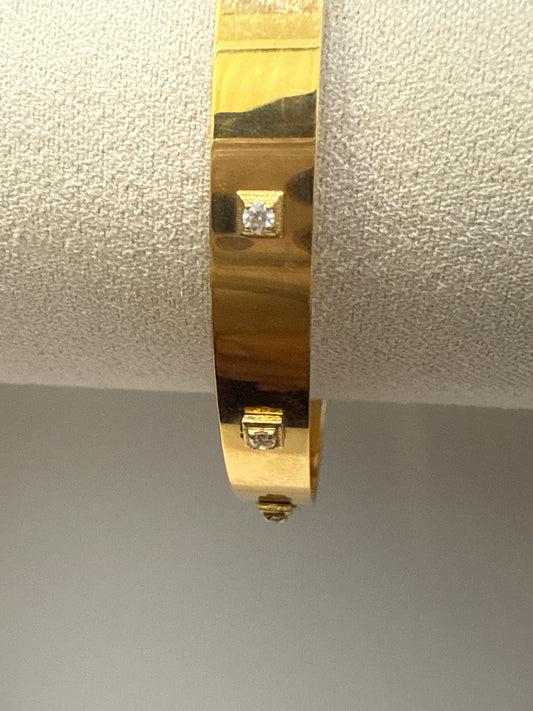 ORO Custom Design 22K in Yellow Gold with Stones Statable Bangle. 18.6g, 2.6 inches -  SKU: BR057